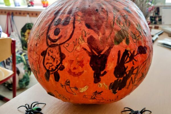 Halloween ve 2. B - základní škola Žákovská