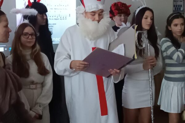 Mikuláš - základní škola Žákovská