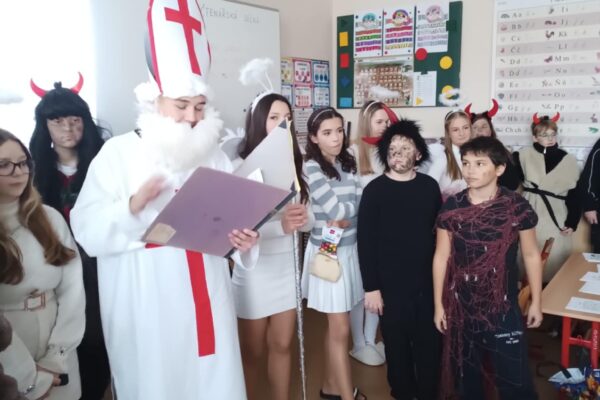 Mikuláš - základní škola Žákovská