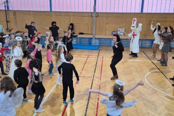 Mikuláš na 1. stupni - základní škola Žákovská