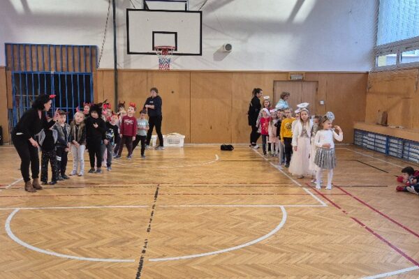 Mikuláš na 1. stupni - základní škola Žákovská