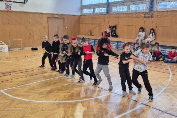 Mikuláš na 1. stupni - základní škola Žákovská