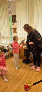 Pasování na čtenáře - základní škola Žákovská