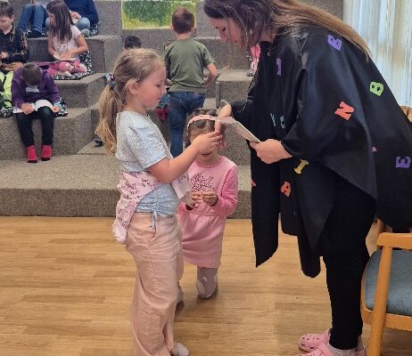 Pasování na čtenáře - základní škola Žákovská