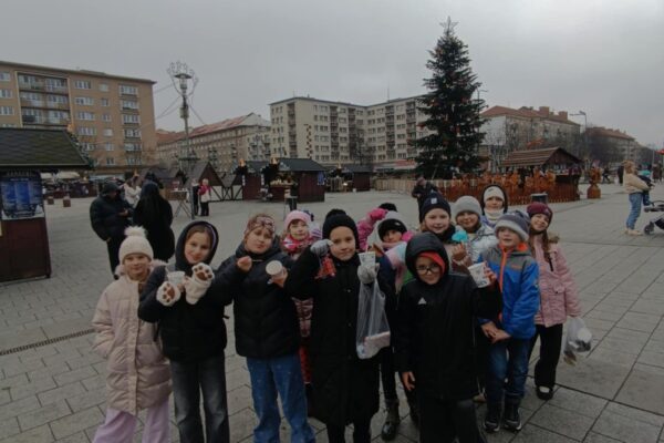 Vánoční městečko - základní škola Žákovská