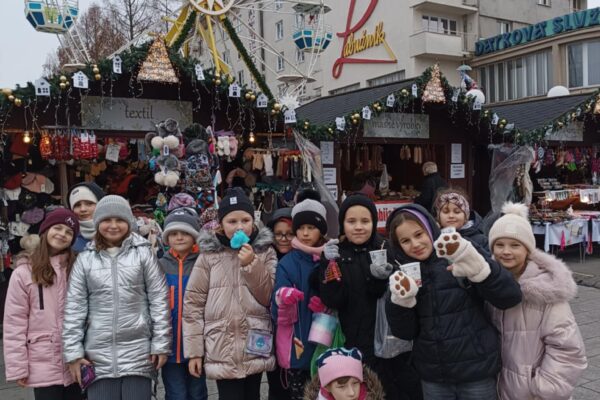 Vánoční městečko - základní škola Žákovská