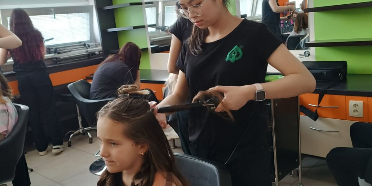 Exkurze do salonu Orion - základní škola Žákovská