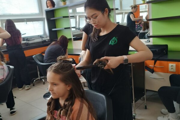 Exkurze do salonu Orion - základní škola Žákovská