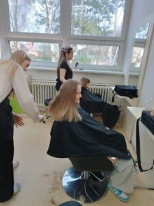 Exkurze do salonu Orion - základní škola Žákovská