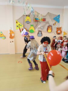 KARNEVAL ve školní družině - radostné odpoledne dětí - základní škola Žákovská