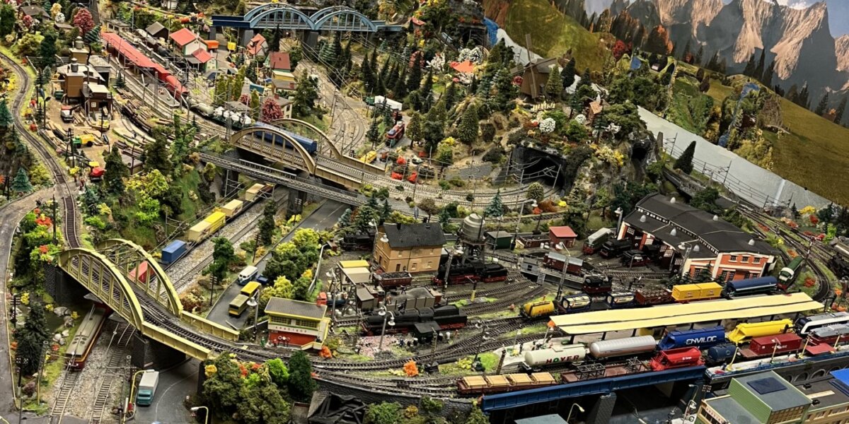 Letem , světem - kouzlo vláčků - základní škola Žákovská