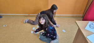 NA KAŽDOU NOŽKU JINOU PONOŽKU... - základní škola Žákovská