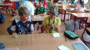 Tvoříme prostorové objekty - základní škola Žákovská