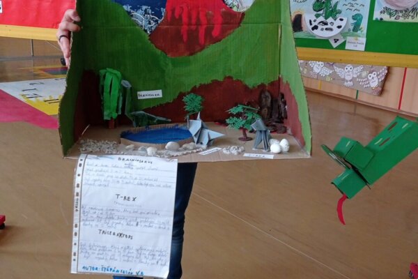 Výtvarná soutěž Dinosauři - základní škola Žákovská
