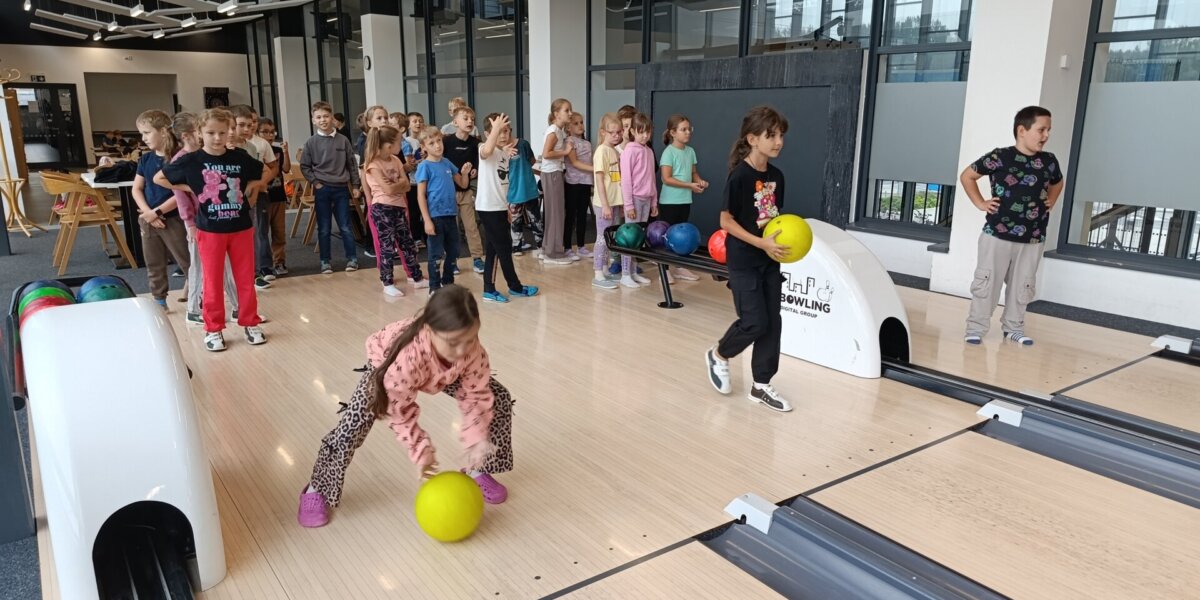 Bowling ten nás baví - základní škola Žákovská