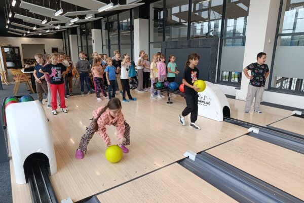 Bowling ten nás baví - základní škola Žákovská