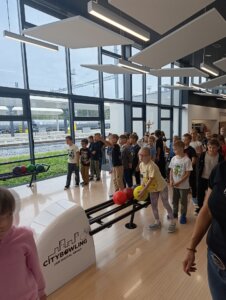 Bowling ten nás baví - základní škola Žákovská