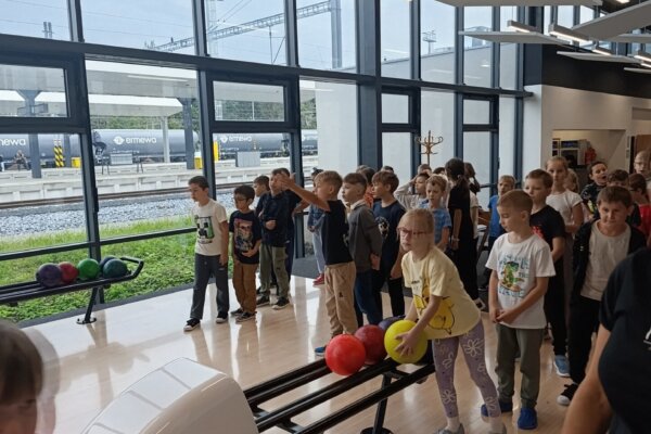 Bowling ten nás baví - základní škola Žákovská