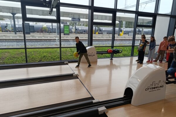 Bowling ten nás baví - základní škola Žákovská