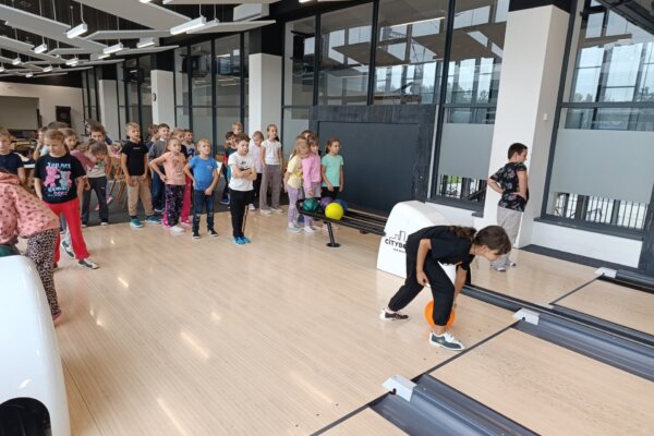 Bowling ten nás baví - základní škola Žákovská