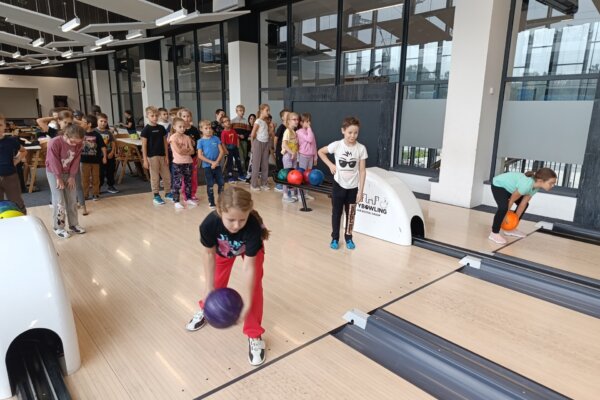 Bowling ten nás baví - základní škola Žákovská