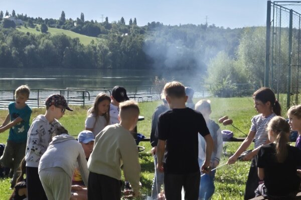 Párky, buřty, hořčice - základní škola Žákovská