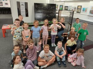1. A na výstavě ,,Krásná jako kvítka" - základní škola Žákovská