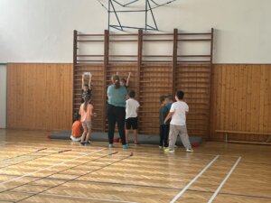 Horolezci, horolezkyně, horolezčata - základní škola Žákovská